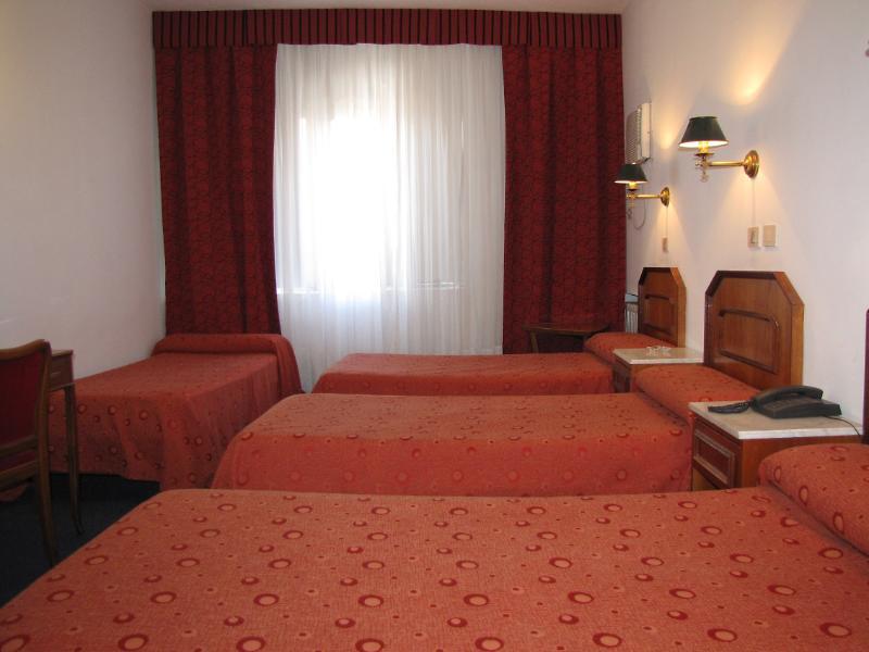 Hotel Tres Sargentos Buenos Aires Dış mekan fotoğraf