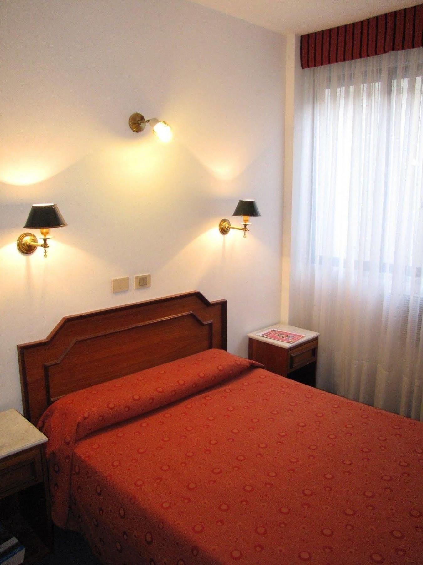 Hotel Tres Sargentos Buenos Aires Dış mekan fotoğraf