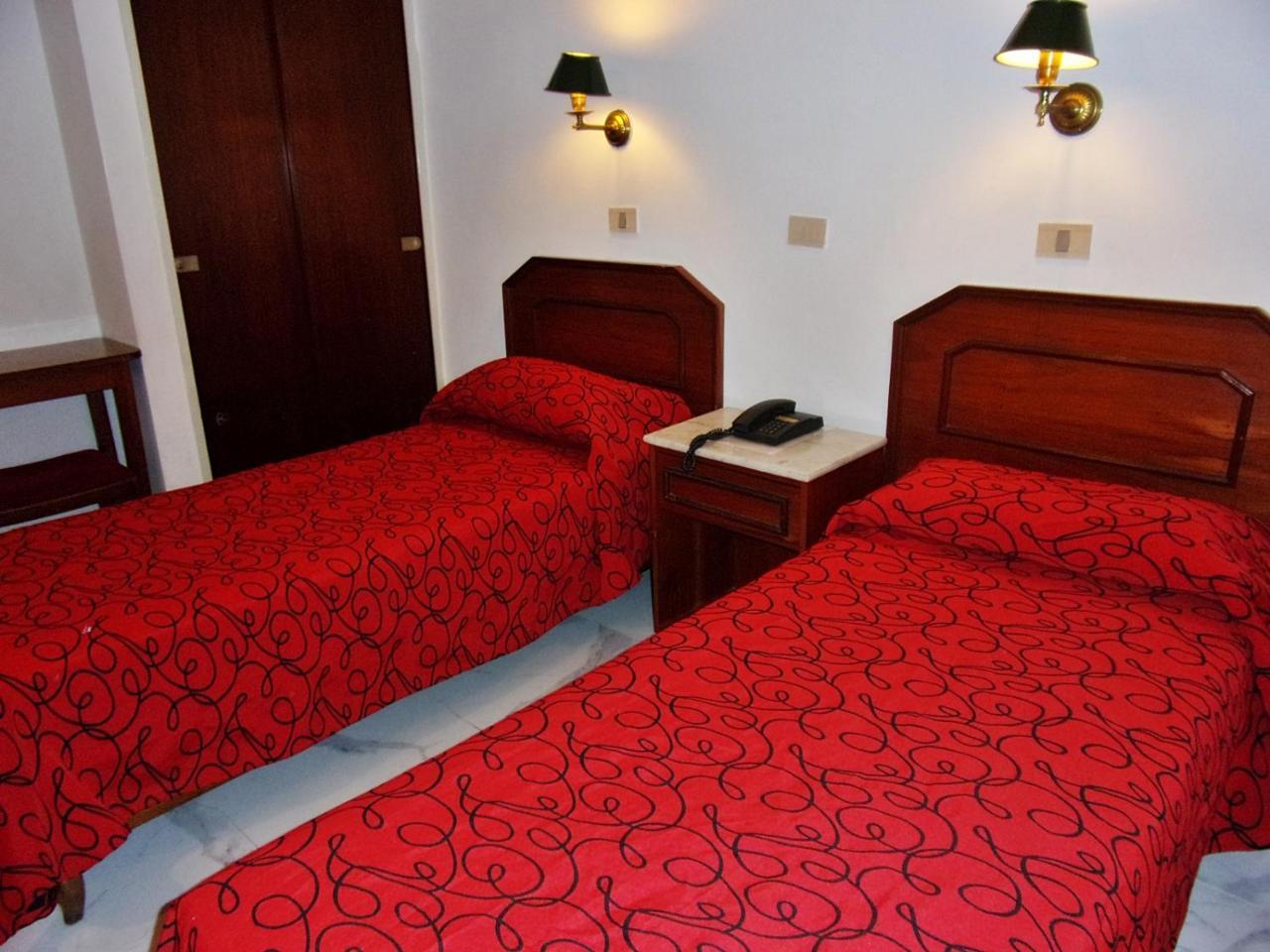 Hotel Tres Sargentos Buenos Aires Dış mekan fotoğraf