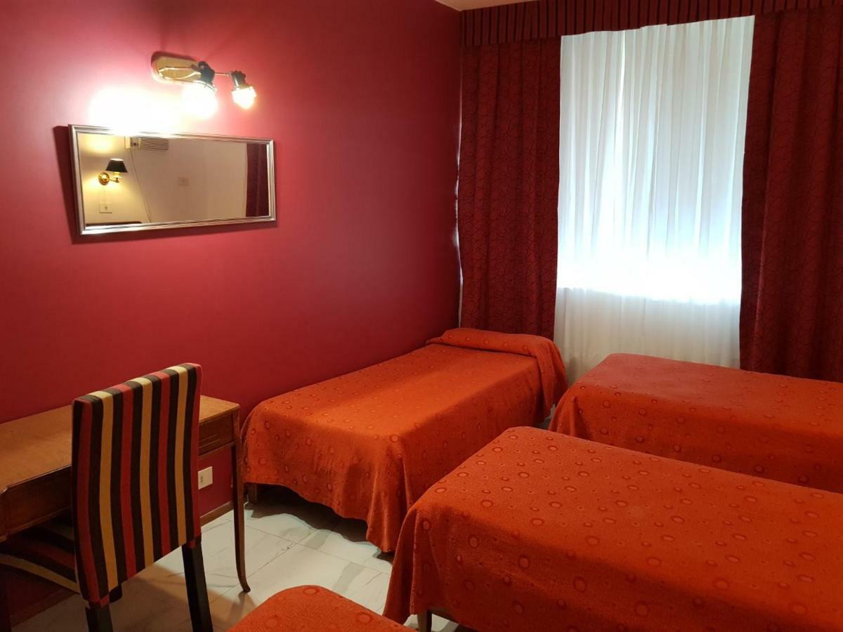Hotel Tres Sargentos Buenos Aires Dış mekan fotoğraf